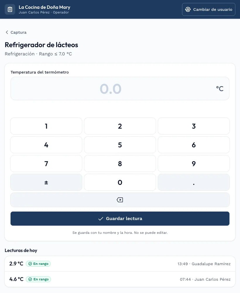 Captura de temperatura de un refrigerador: rango permitido de hasta 7 °C, teclado numérico y lecturas del día.